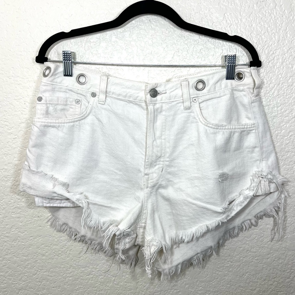 Free People We the Free White Cutoff Denim Jean Shorts Frayed Hem Size 31